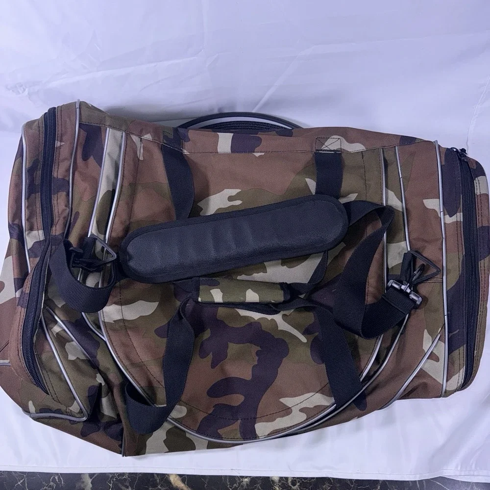 Vintage Y2k REEBOK Camo Nylon Duffle Gym Carry-On Luggage Bag Black Green